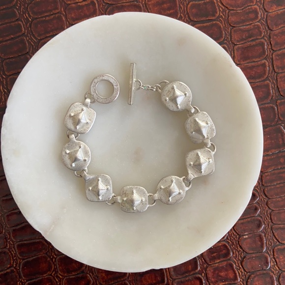 Silver Tone Toggle Clasp Metal Bracelet - Picture 1 of 5